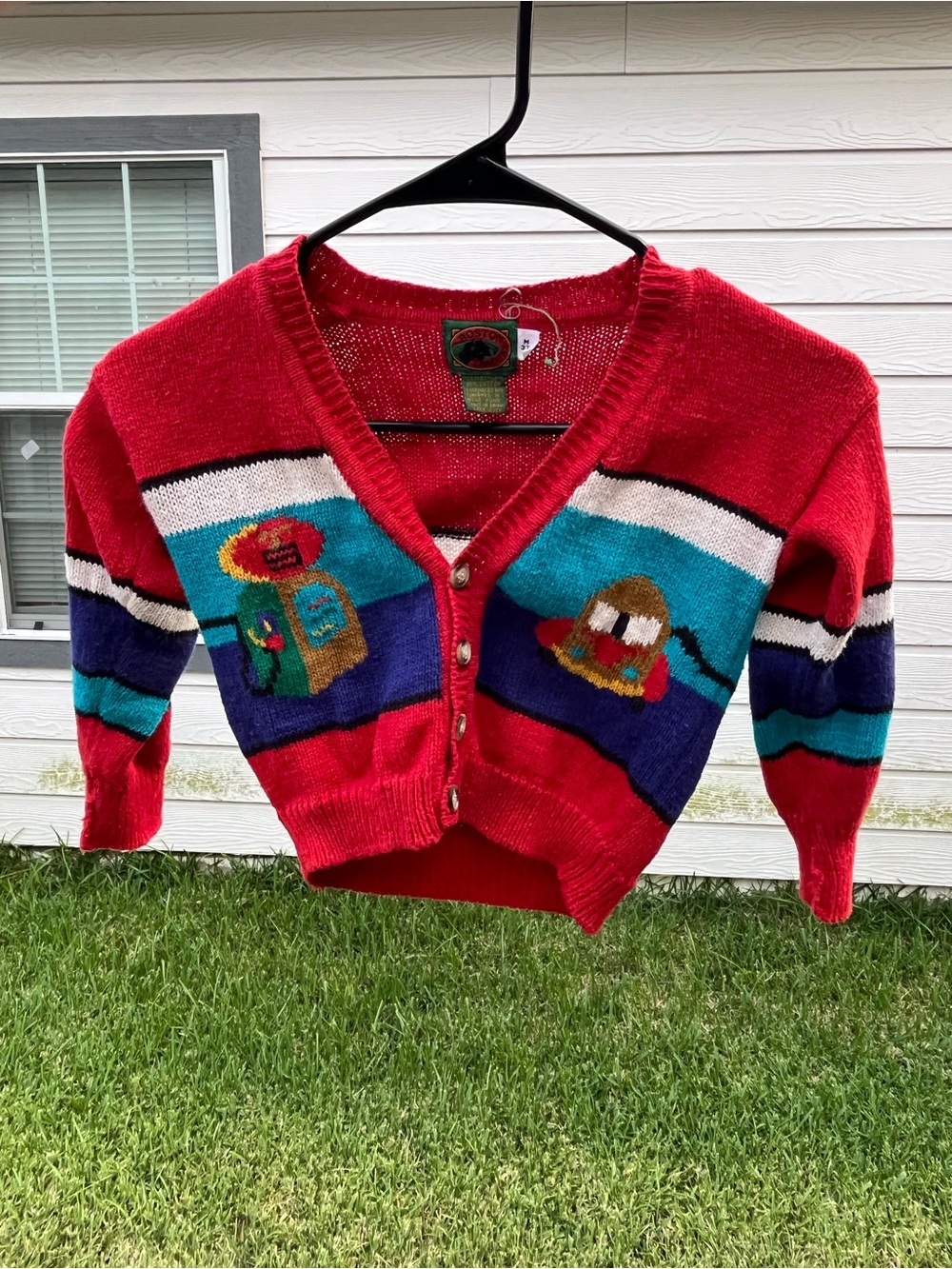 Boston Traders Red V‑Neck Cropped Cardigan with Multicolor Motifs
